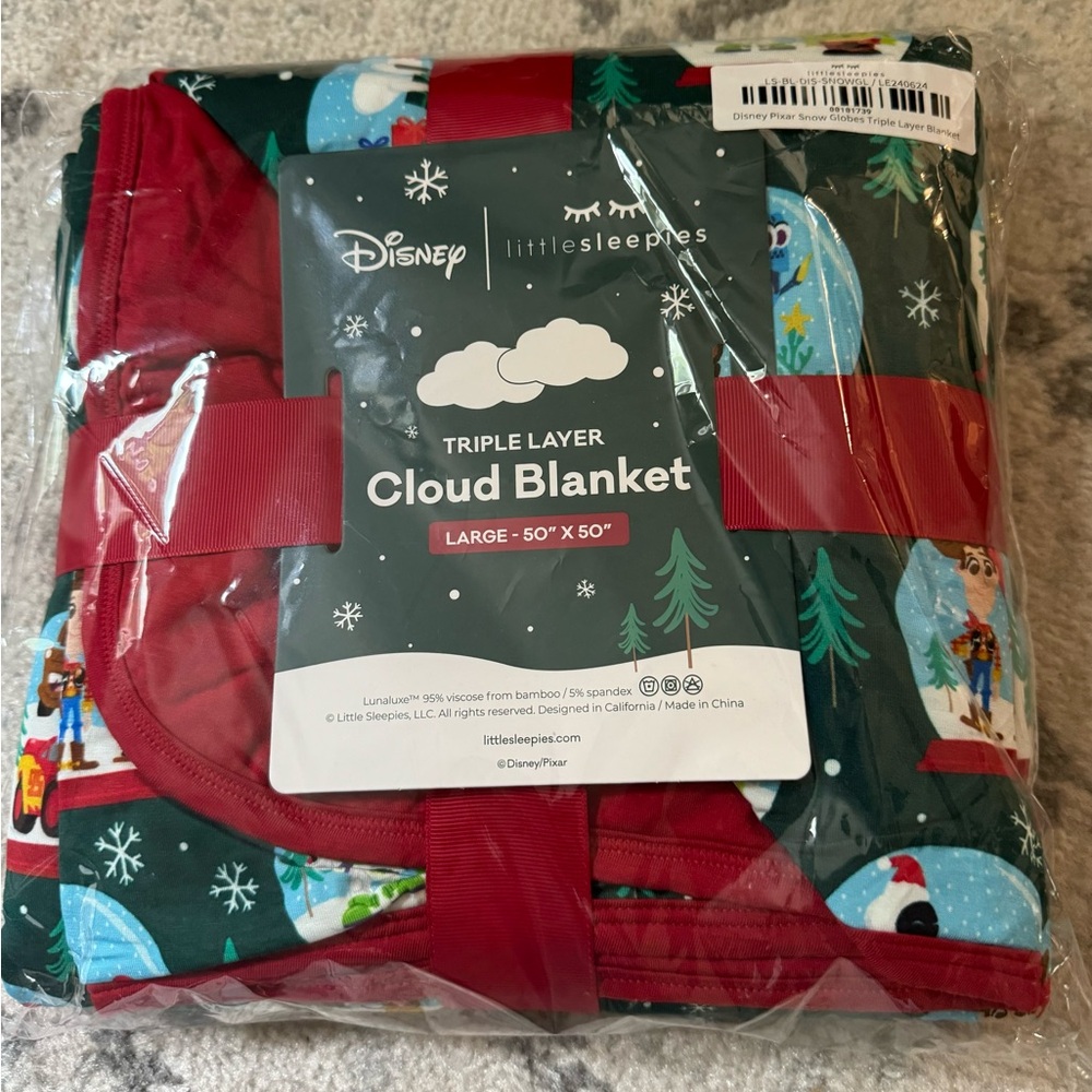 Little Sleepies x Disney 'A Very Pixar Christmas' Large Cloud Blanket